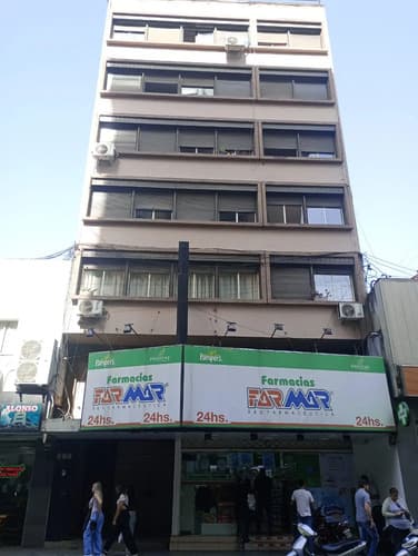 Permuto por casa o vendo departamento centrico 2 dormitorios dependencia de servicio completa en 24 de septiembre al 600