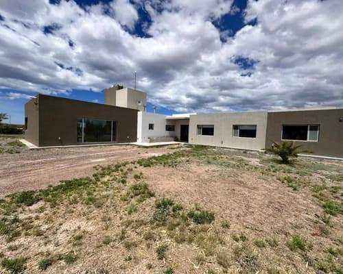 Casa en venta en el doradillo puerto madryn sobre lote de 2 hectareas