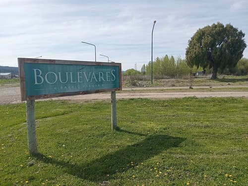Terreno en trevelin barrio parque boulevares i