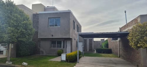 Casa apta credito barrio privado santa lucia