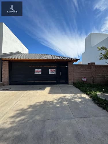 Alquiler hermosa casa de 3 dormitorios en docta