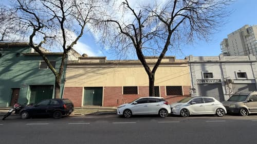 Terreno doble frente en villa urquiza