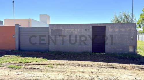 Terreno en venta muy buena zona cerrado con conexiones listas venado tuerto