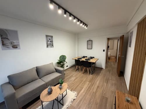Venta departamento 2 ambientes reciclado con balcon a la calle en centro mar del plata