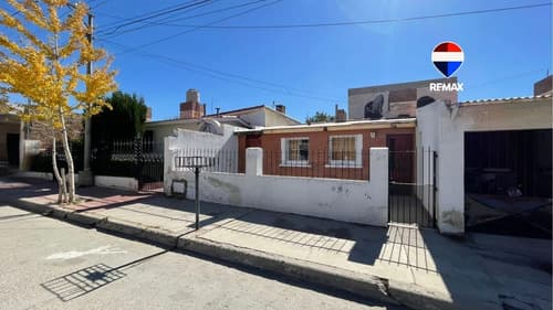Casa en venta cafayate zona centro 4 dormitorios