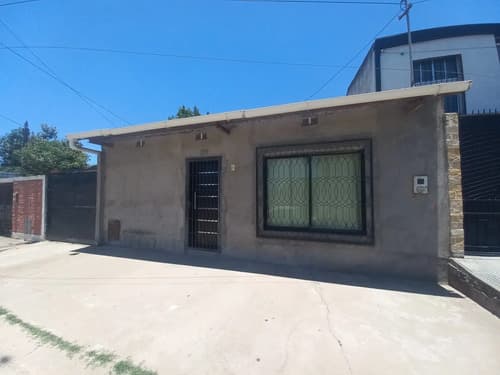 Vendo hermosa casa en el manantial a 200 metros de la ruta