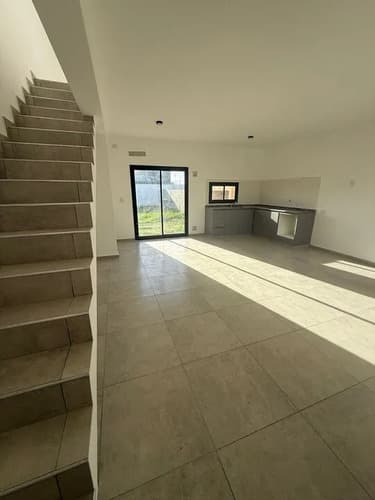 Casa en barrio norte villa allende