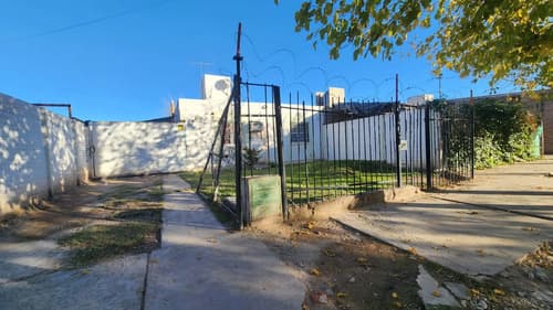 Venta casa 2 de dormitorios chimbas