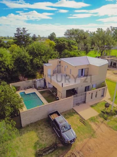 Casa moderna de 3 habitaciones con pileta venado tuerto