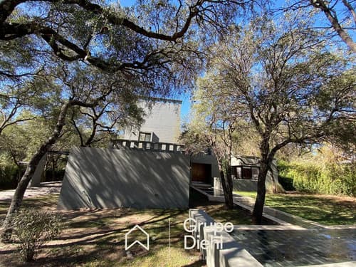 Casa en country el bosque