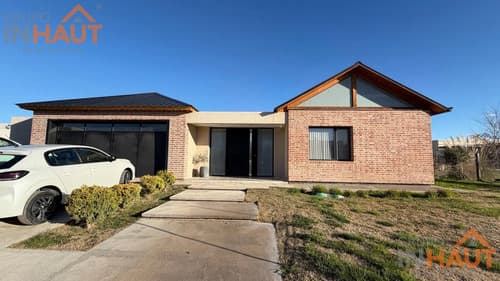 Casa en venta barrio privado la falda