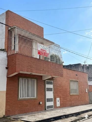 Casa en alquiler pje azopardo 1410 altura av alem 1150