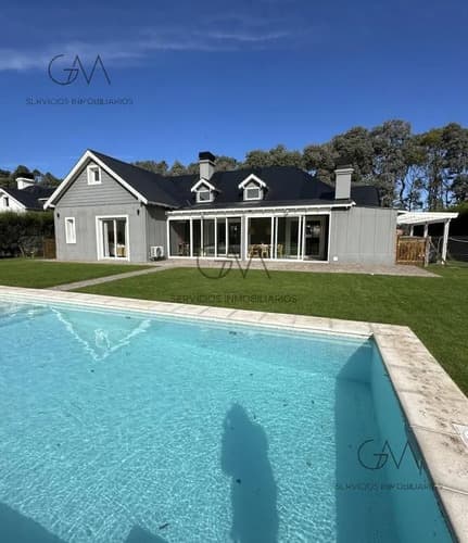 Casa en alquiler en barrio privado rumenco
