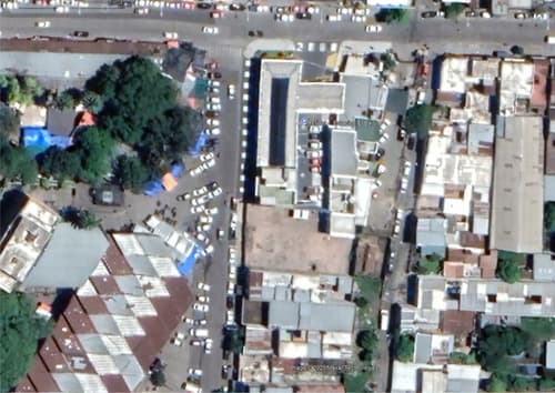 Amplio terreno en el corazon comercial de el bajo