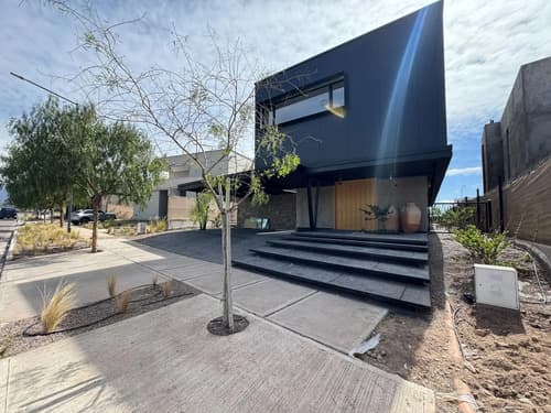 Casa moderna en barrio privado aguaribay 4 dormitorios piscina y vista a la montana
