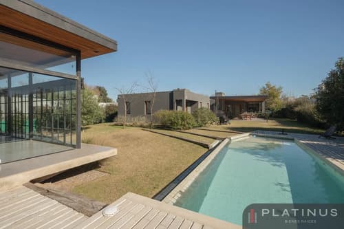 Casa en venta de 3 dormitoriosuna sola planta canuelas country golf