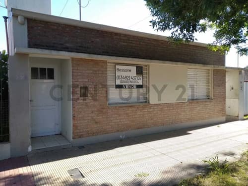 Casa en ph al frente en barrio fatima