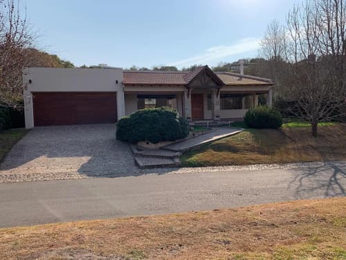 Venta casa categoria premium country estancia q2 5 dormitorios desarrollada en una planta